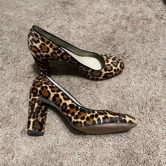 ANN TAYLOR LEOPARD PRINT CALF HAIR BLOCK HEEL PUMPS size‎ 6M - Picture 6 of 8